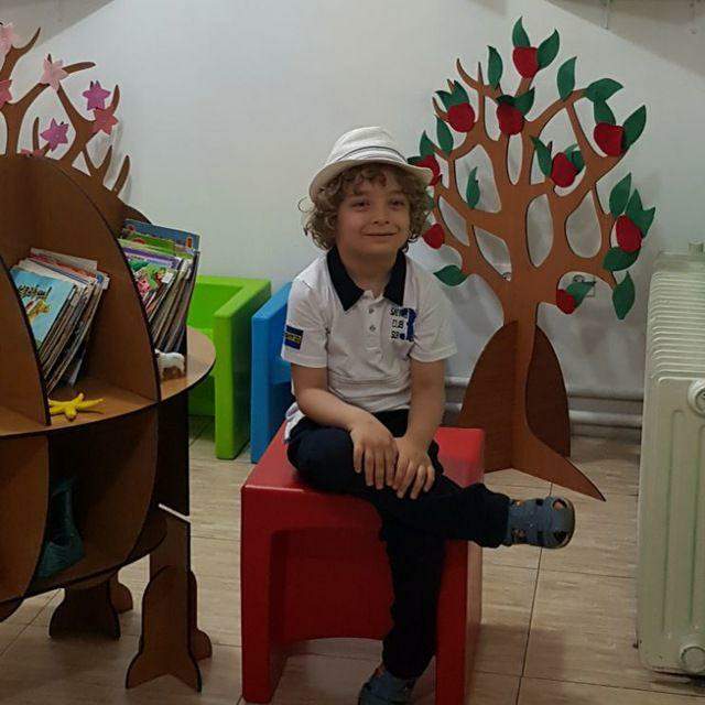 Varan Taghi Zade Hasas